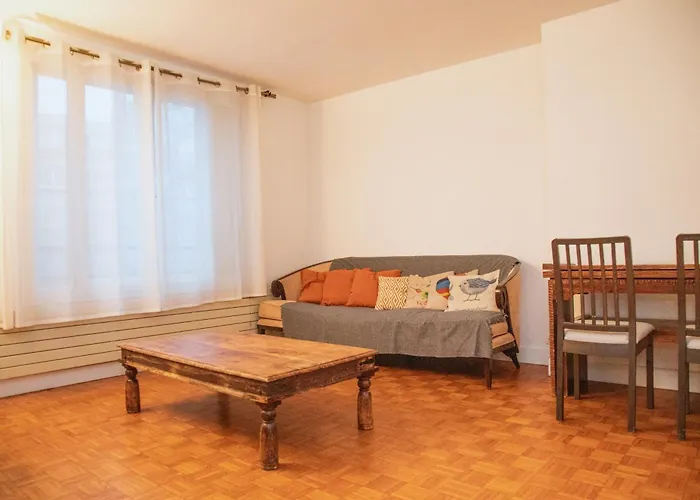 2 Bedrooms 60M2 Near Rer A