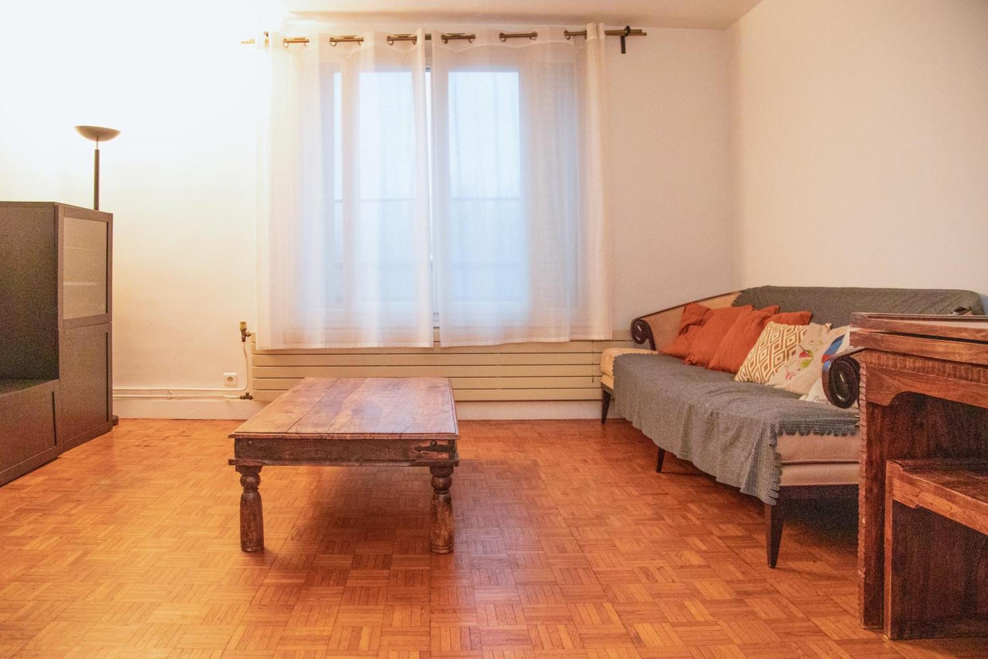 2 Bedrooms 60m2 Near Rer A *